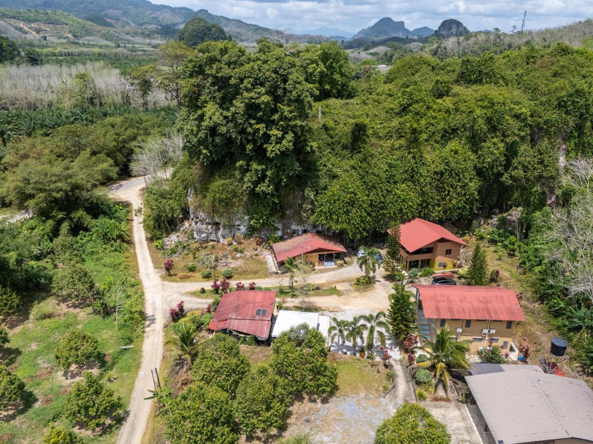 Country House Pulai Holiday Village Гуа Мусанг Екстериор снимка